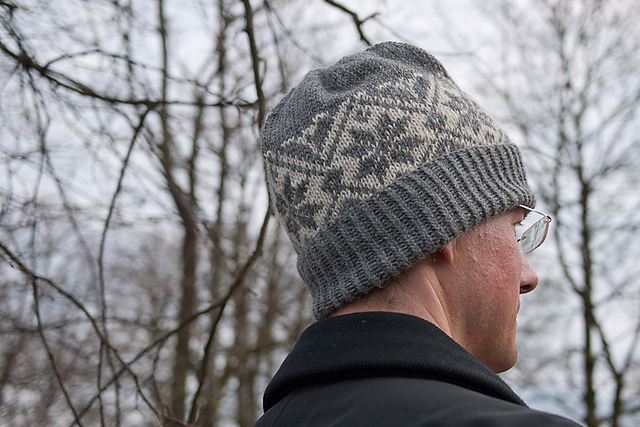 10 Jacquardmuster-Mütze / Hat in Jacquard Pattern
