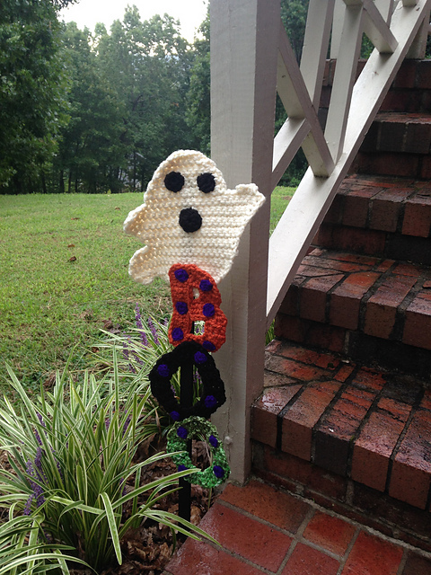Ravelry: Ghostly Boo Garden Stake pattern by Rilla Edwards