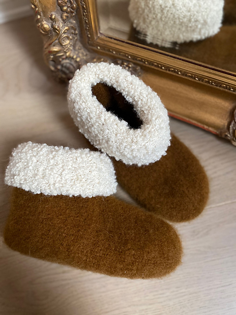 Curly Cuff Slippers