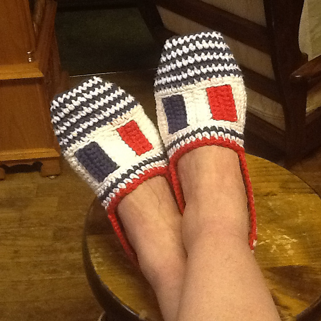Color Block Slippers