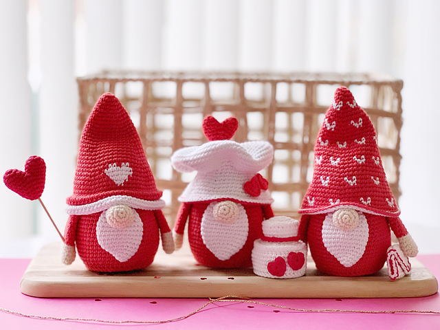 Crochet Valentine's Gnome
