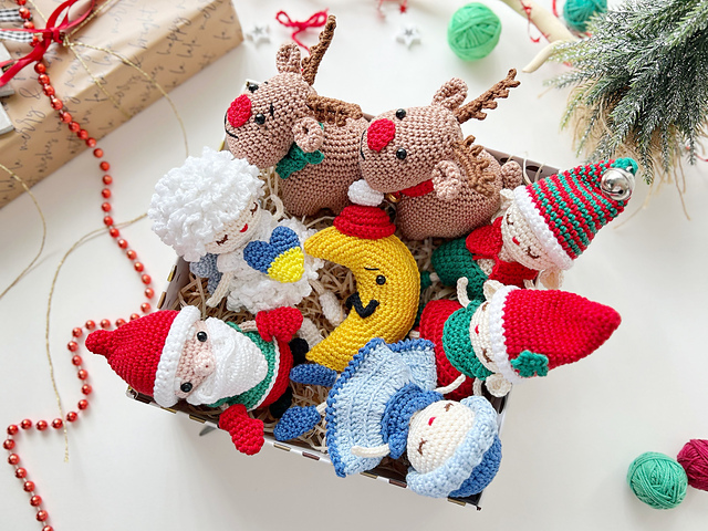Ravelry: Crochet Christmas Ornaments pattern by Natalia Ruzanova
