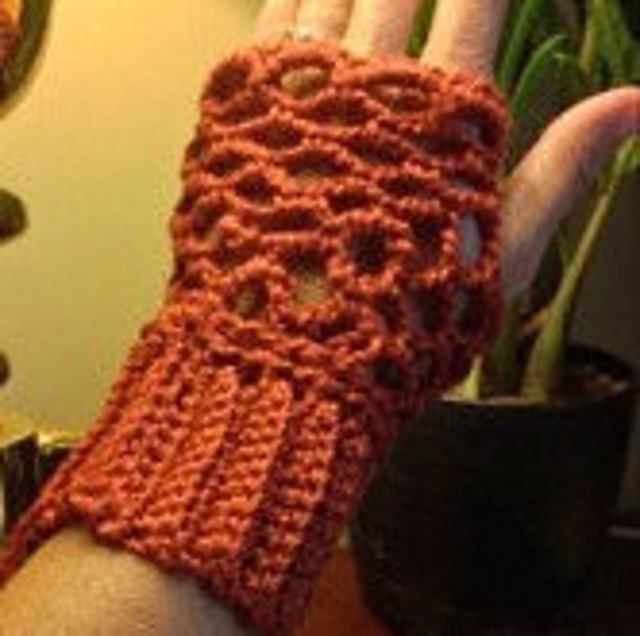 Lacy Lattice Wrist Warmers