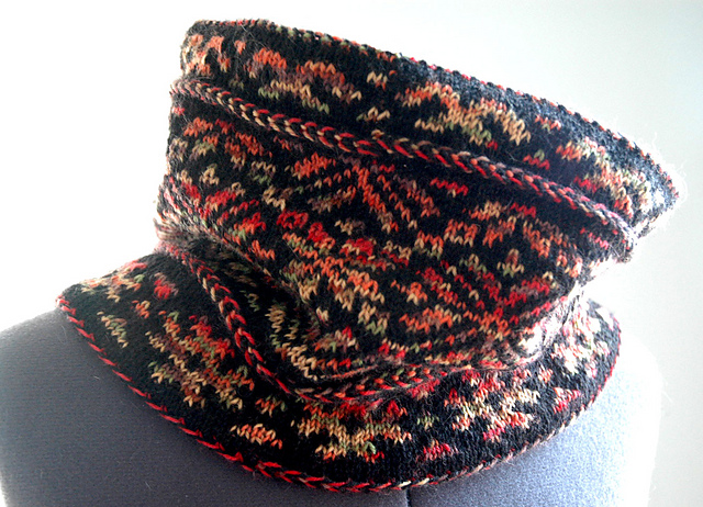 Latvian Motif Cowl