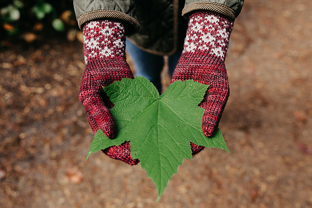Louisville Mittens