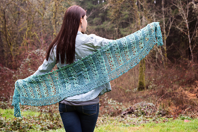 Rose Trellis Shawlette