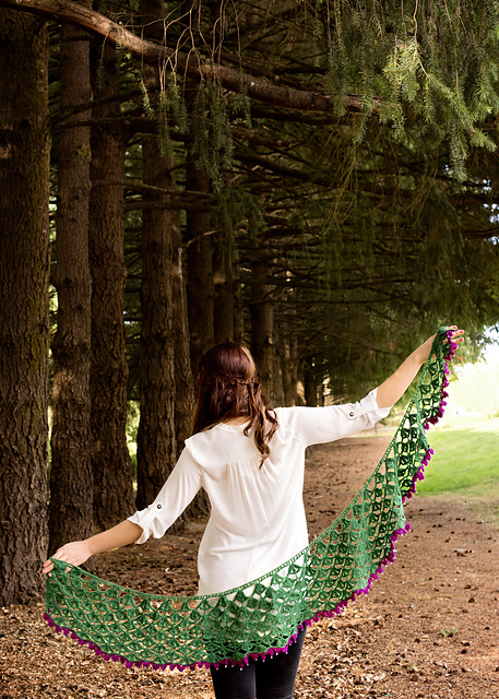 Bleeding Heart Shawlette