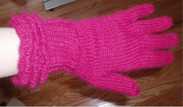 Ruffled Gloves