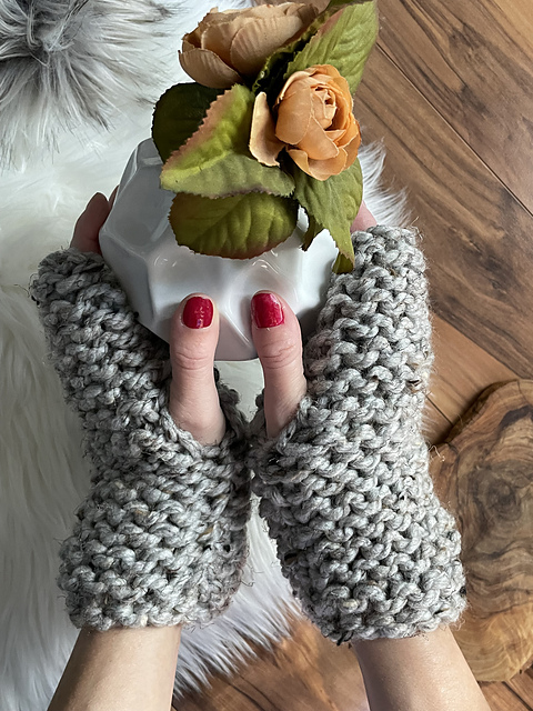 Arya Fingerless Gloves