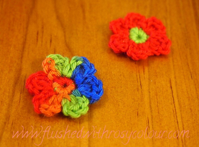 Tiny Two Round Flower