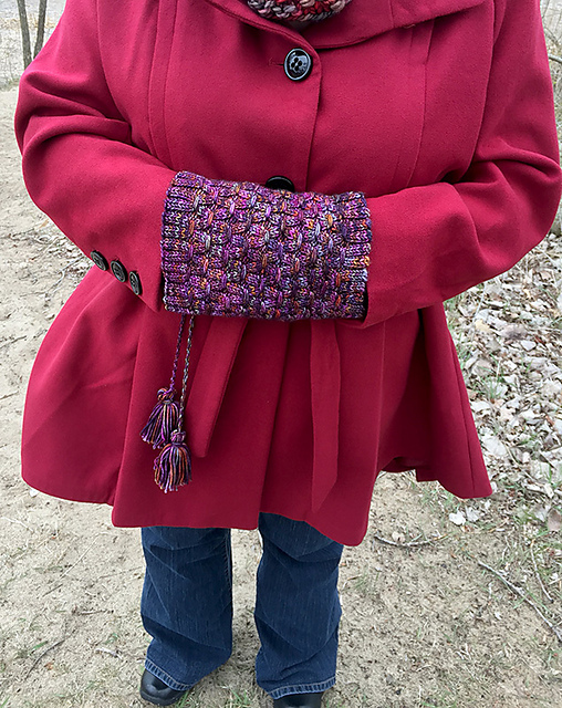 Tassel Me Handwarmer