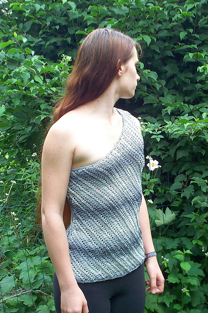 # 16 One-shoulder-Top