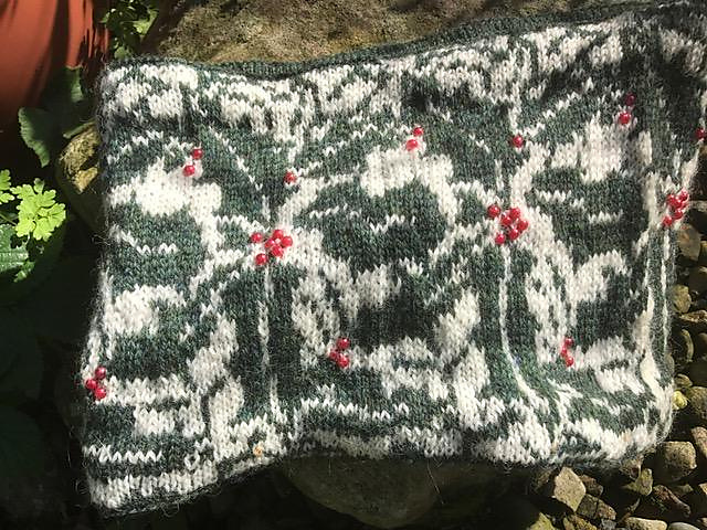 Holly Leaf Cowl
