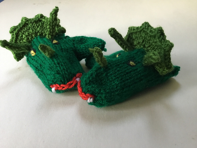Triceratops mittens
