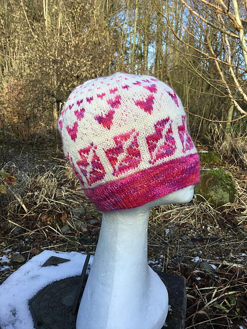 Loveheart emoji hat