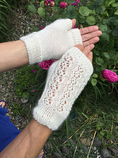 Light & lacy summer mitts
