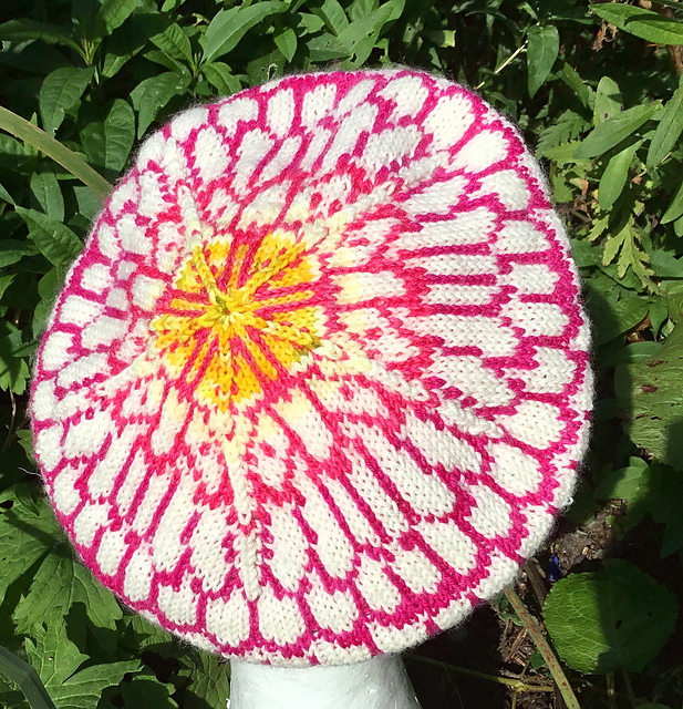 Dahlia hat