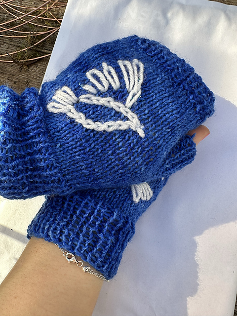 Embroidered Dove mitts