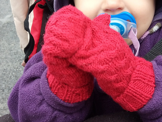 Red mittens 1 yr