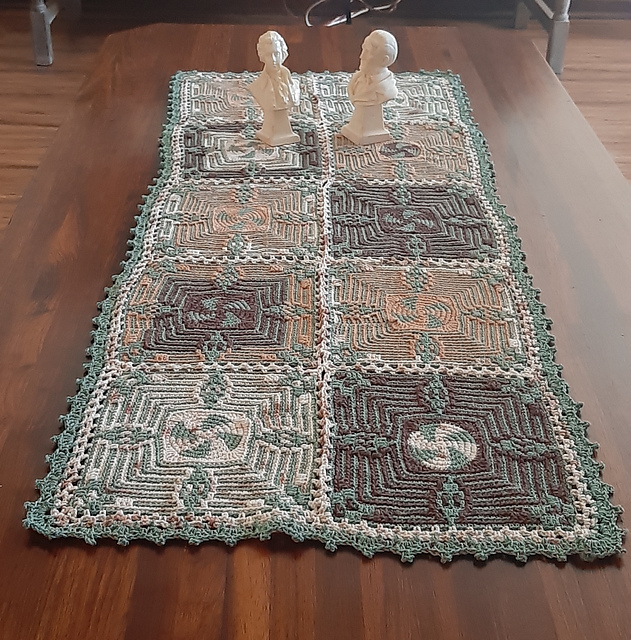 Janice Table Runner