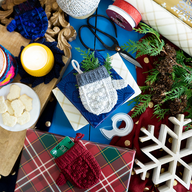 Marlow Mitten Ornament