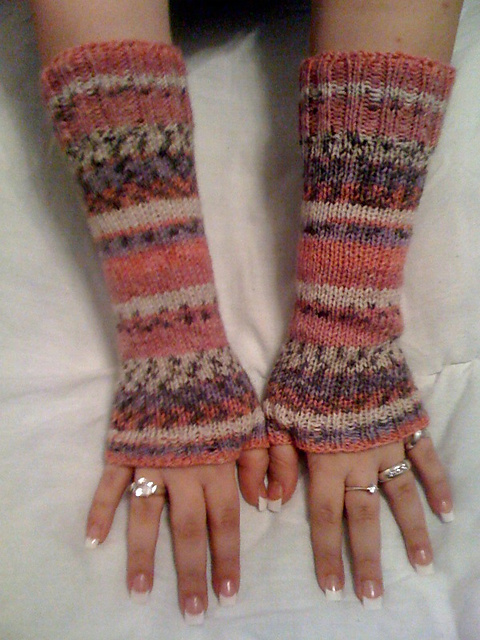Design F - Wristwarmers