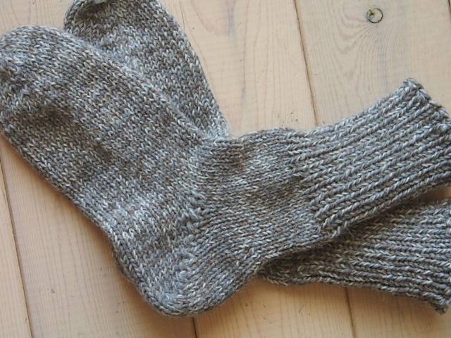 Ravelry: 輪針でつま先から編む猪谷さん靴下 toe-up Igaya-san socks