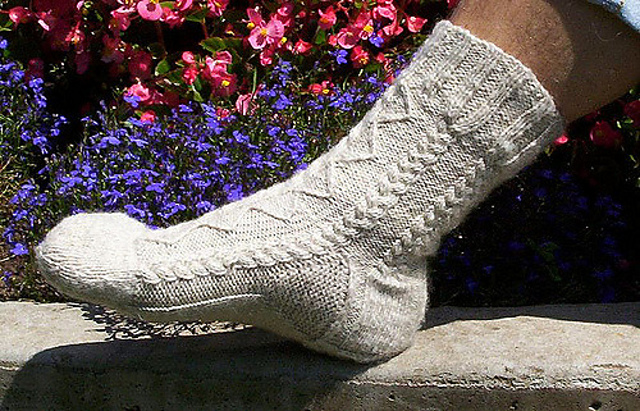 Men's Cabled Socks