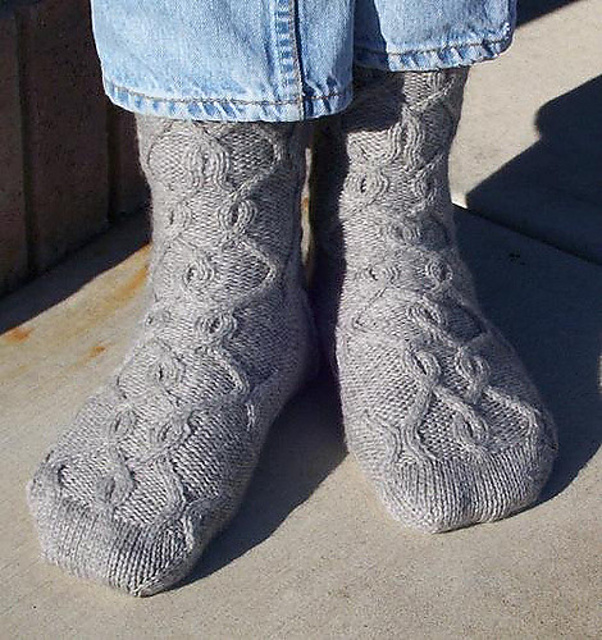 Serpentine Cables Socks