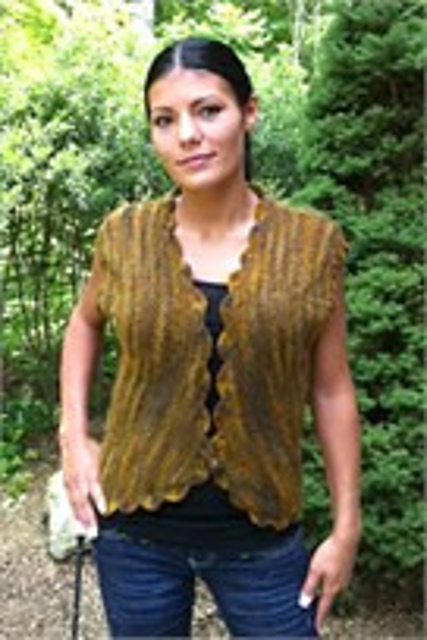 KK 631 Hand-dyed cashmere boucle vest