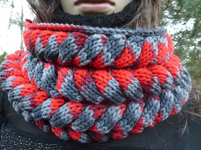KK 670 French Braid Cowl