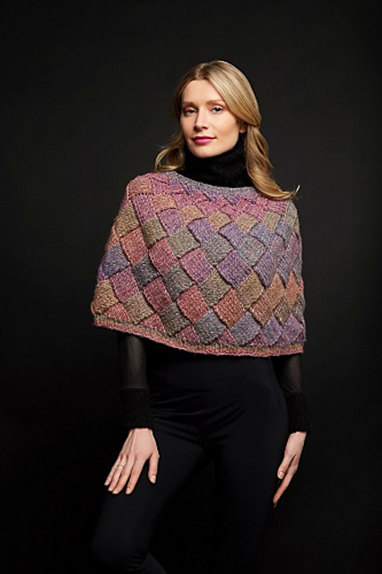 KK674 Entrelac Cape