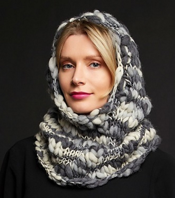 KK 669 Neck Warmer with the hood