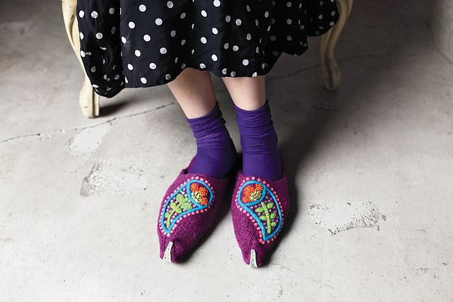 Genie Folk Slippers