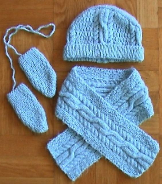 Modell 249/4 Babypullover mit Mütze und Schal
