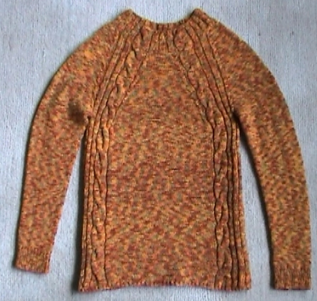 #19 Pullover mit Zopfmuster und Rock