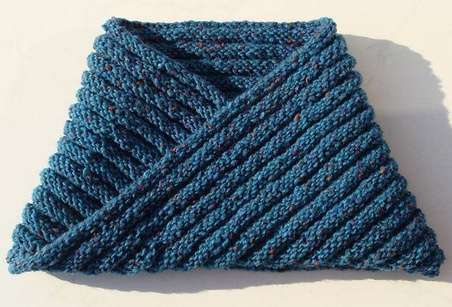 Moebius scarf or headband