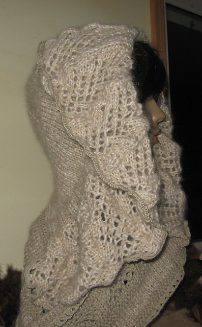 Very Feminin Hooded Scarf