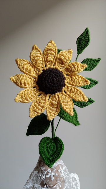 Crochet sunflower