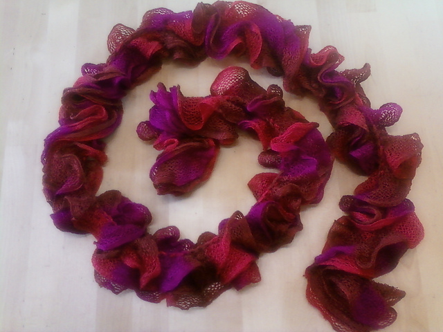 Lengthwise Flounce Scarf