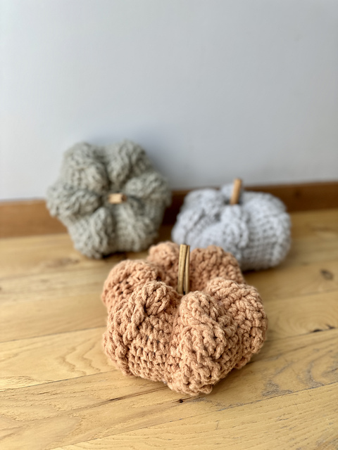 Cable Crochet Pumpkins