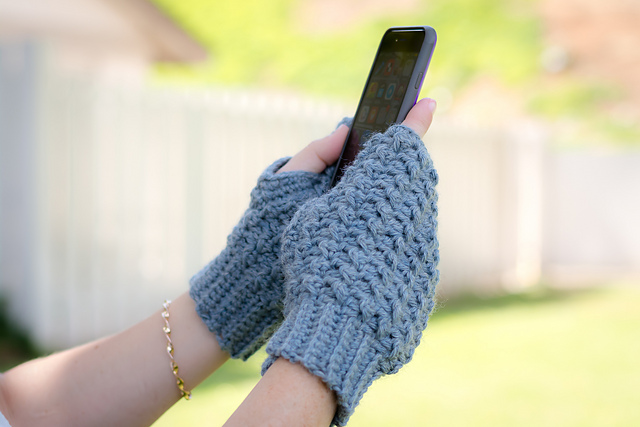 Grey Skies Fingerless Mitts