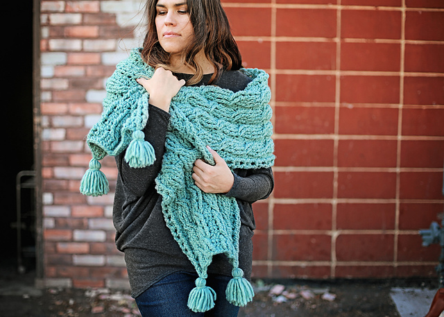 Ravelry: Roving Wrap pattern by Salena Baca