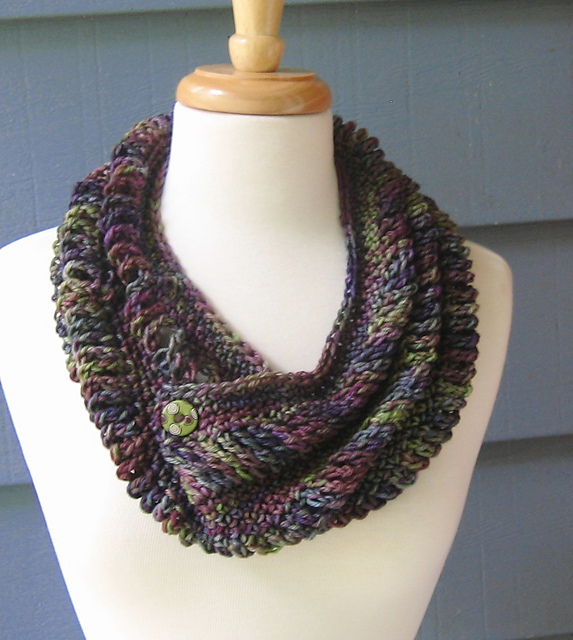 C056 Pennelope Cowl