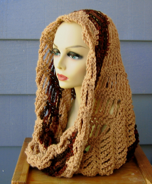 Ruby Cowl