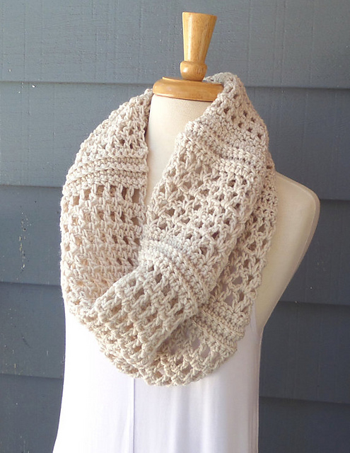 C080 Clarice Cowl