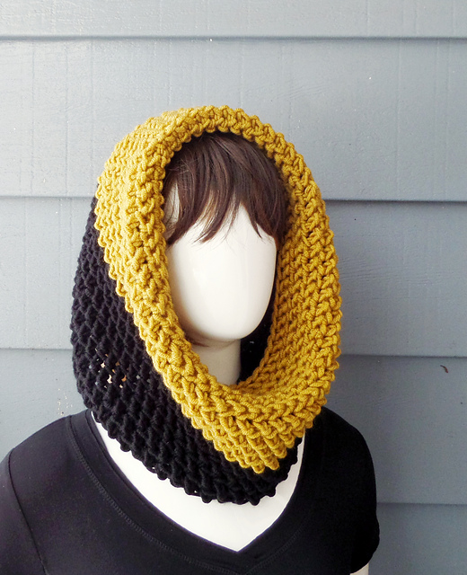 S091 Wanda Cowl