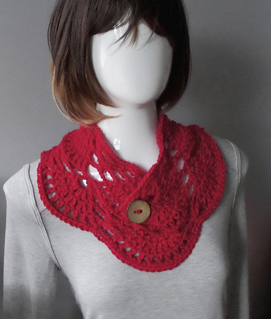 C017 April Cowl