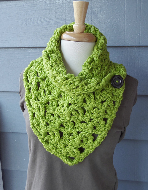 C014 Matilda Button Cowl