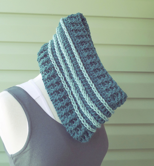 C020 Evie Cowl